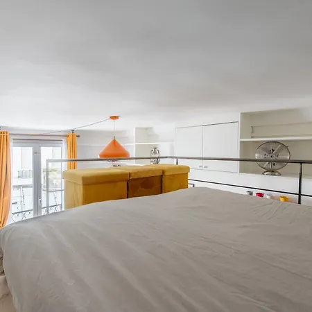 Appartement Geranimus Clery: Heart Of *